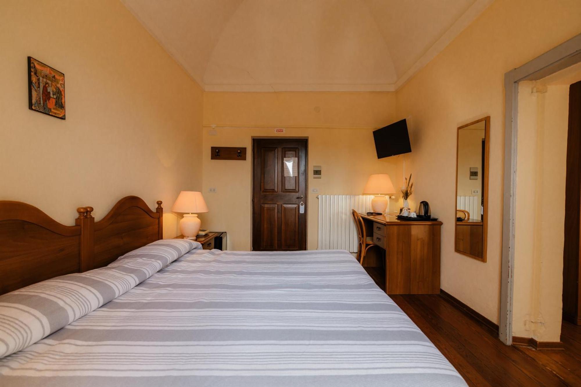 Hotel Casa Regina Montis Regalis Vicoforte Esterno foto