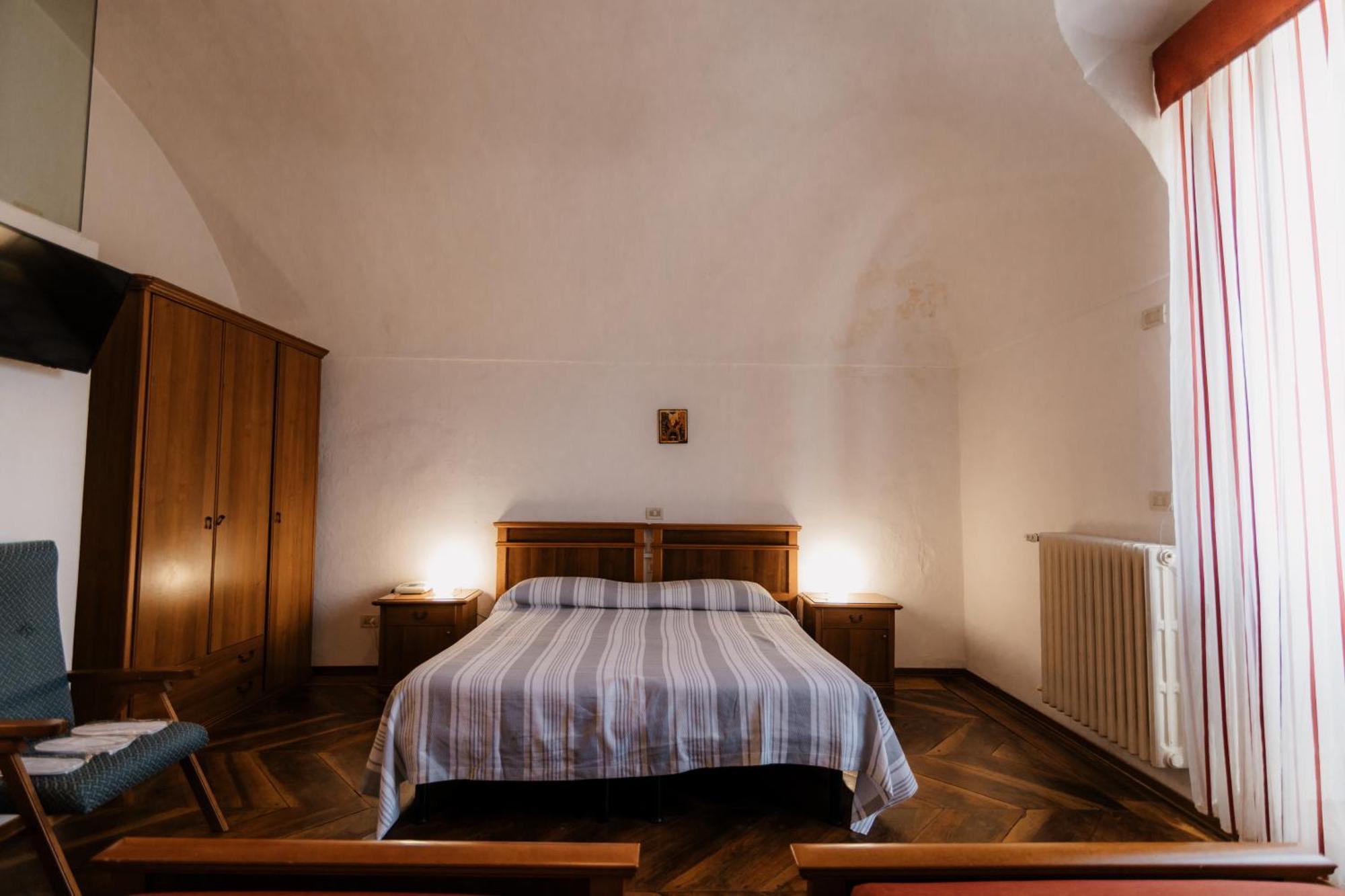 Hotel Casa Regina Montis Regalis Vicoforte Esterno foto